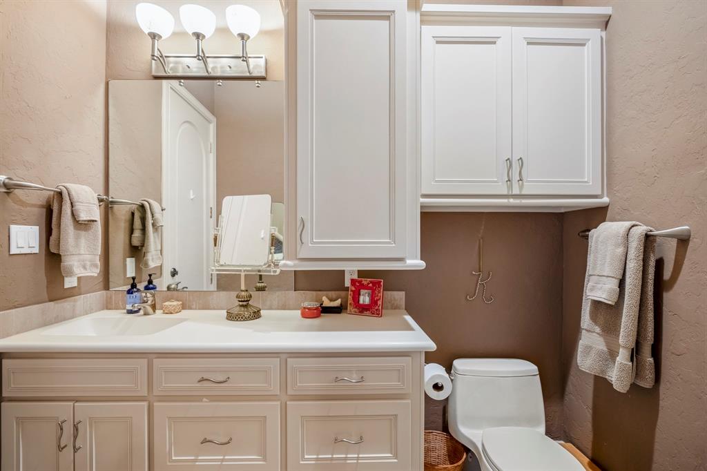 11 Bracebridge Drive, The Woodlands, Texas image 38
