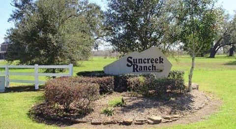 Photo of 16302 Sun Valley Lane, Rosharon, TX 77583 (MLS # 67823161)