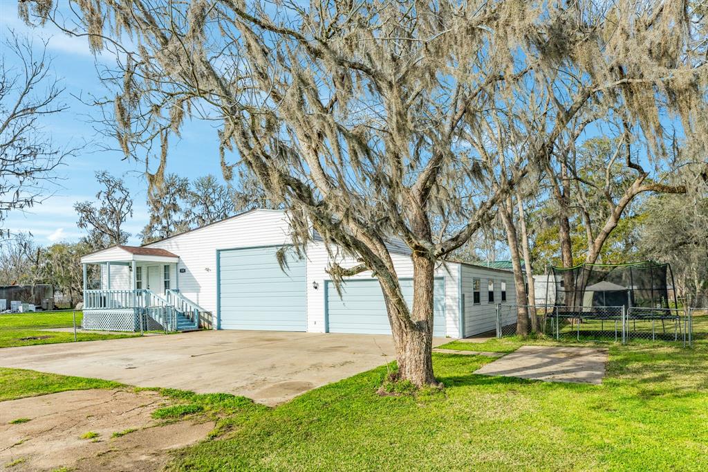 1725 County Road 244e, Brazoria, Texas image 4