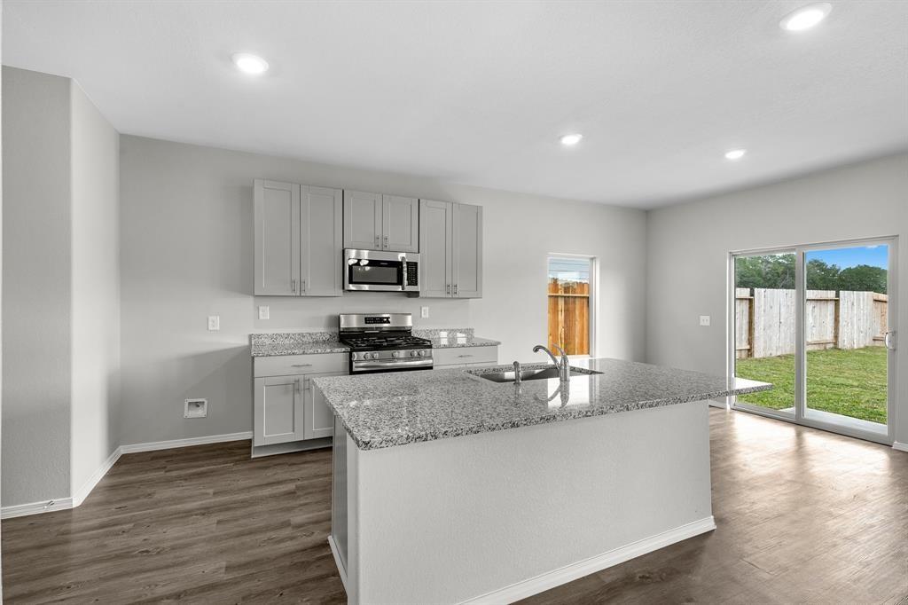 13615 Bay Springs Drive, Conroe, Texas image 2