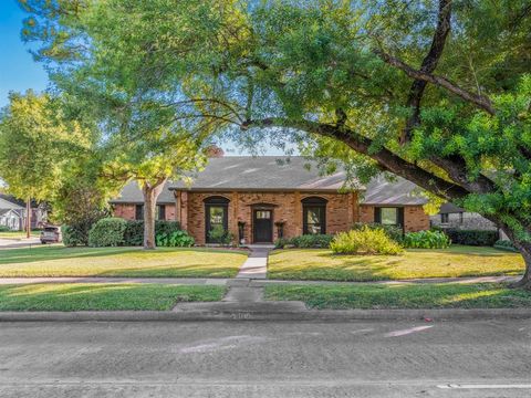 Single Family Residence in Houston TX 5803 Braeswood Boulevard.jpg