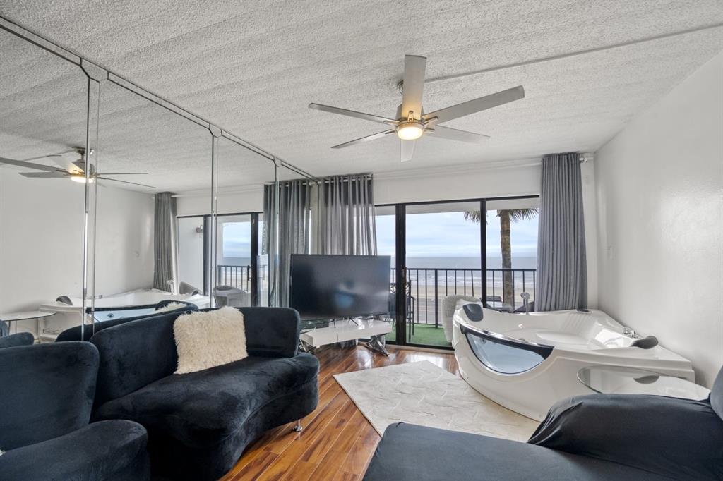 7310 Seawall Boulevard #309, Galveston, Texas image 4
