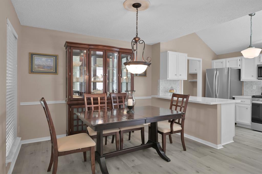 16 N Summer Star Court, The Woodlands, Texas image 14