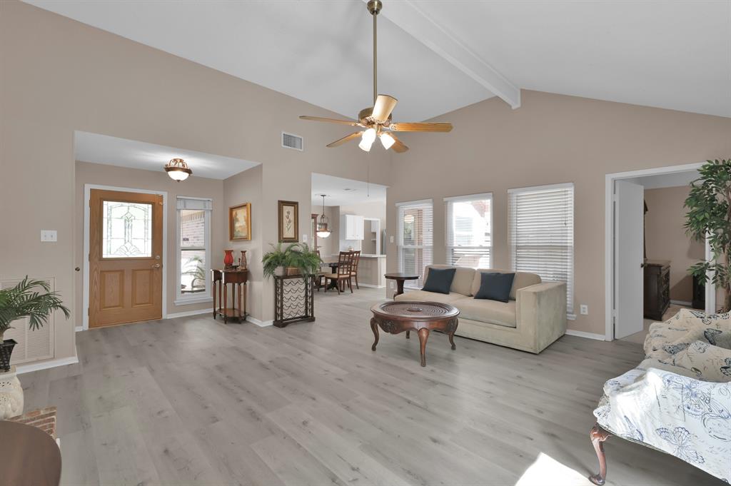 16 N Summer Star Court, The Woodlands, Texas image 9