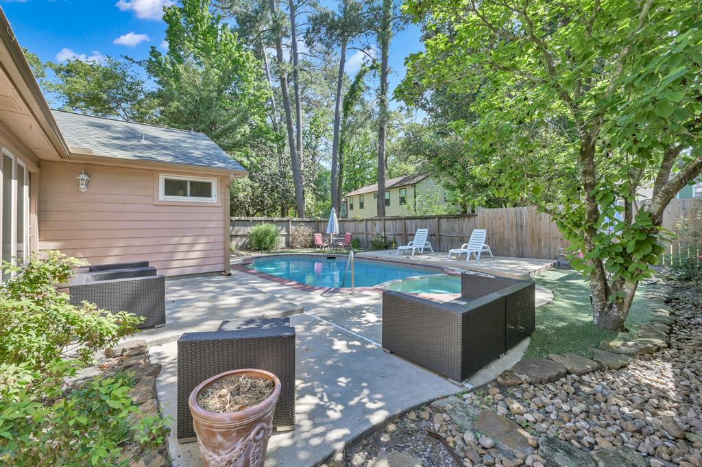 16 N Summer Star Court, The Woodlands, Texas image 4