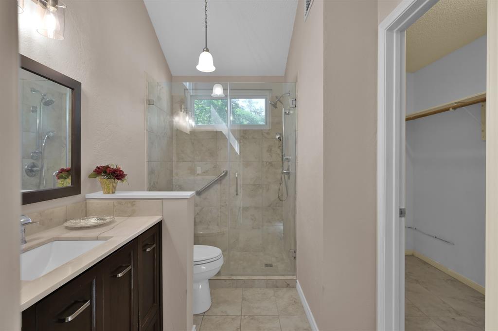 16 N Summer Star Court, The Woodlands, Texas image 25