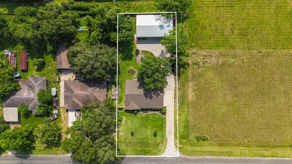 1209 Kansas Avenue, Anahuac, Texas image 23