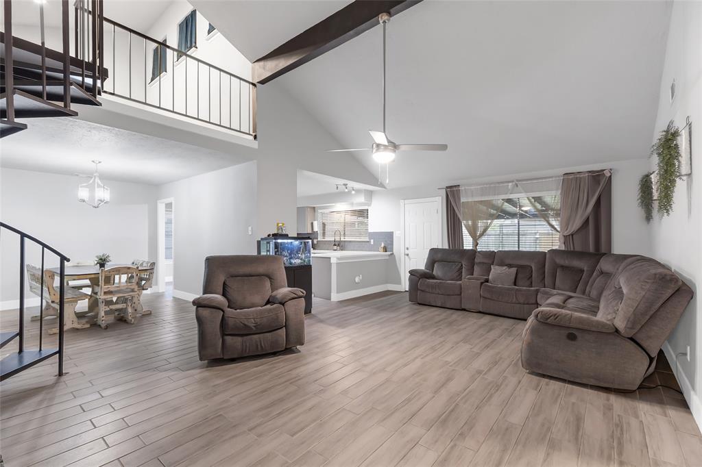 422 Vane Way, Crosby, Texas image 6