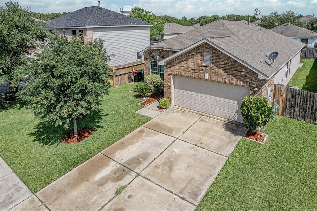 3803 Hunters Trail, Baytown, Texas image 5