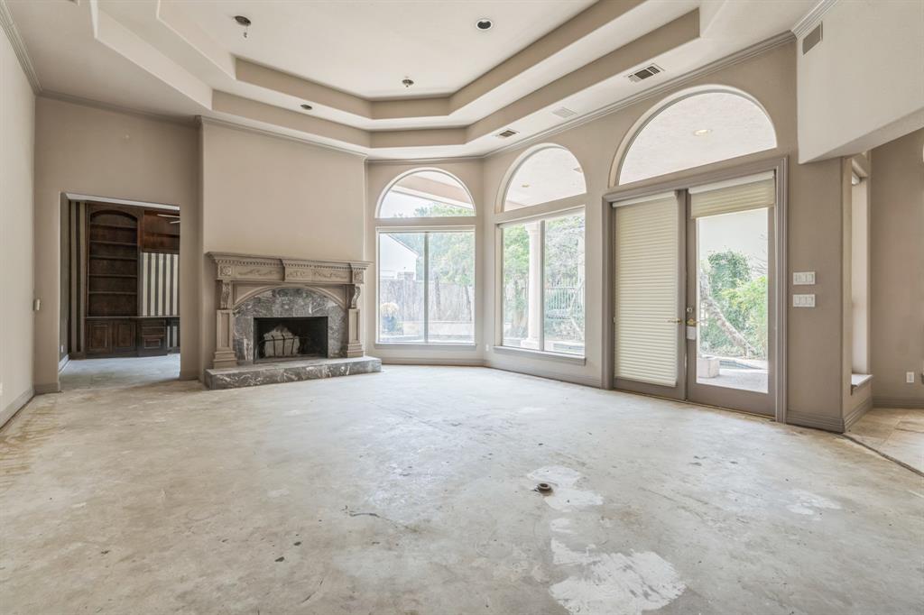 21 Aston Glen