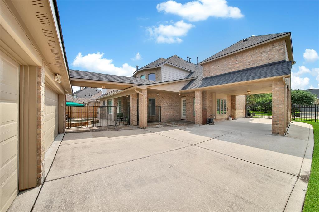 5714 Spring River Lane, Fulshear, Texas image 43