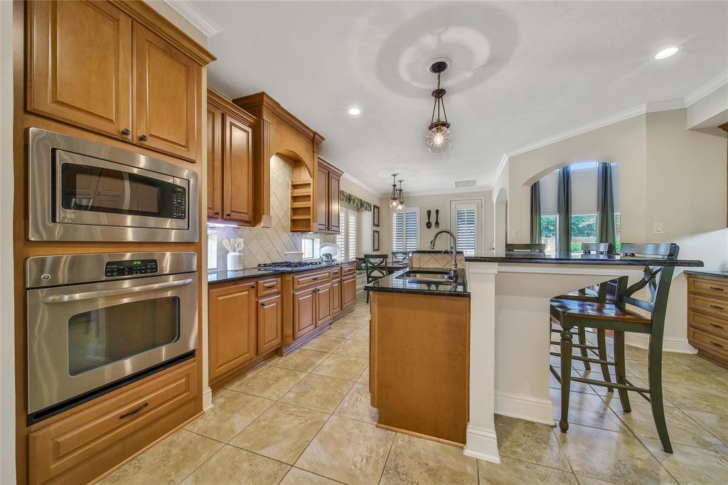 5714 Spring River Lane, Fulshear, Texas image 18