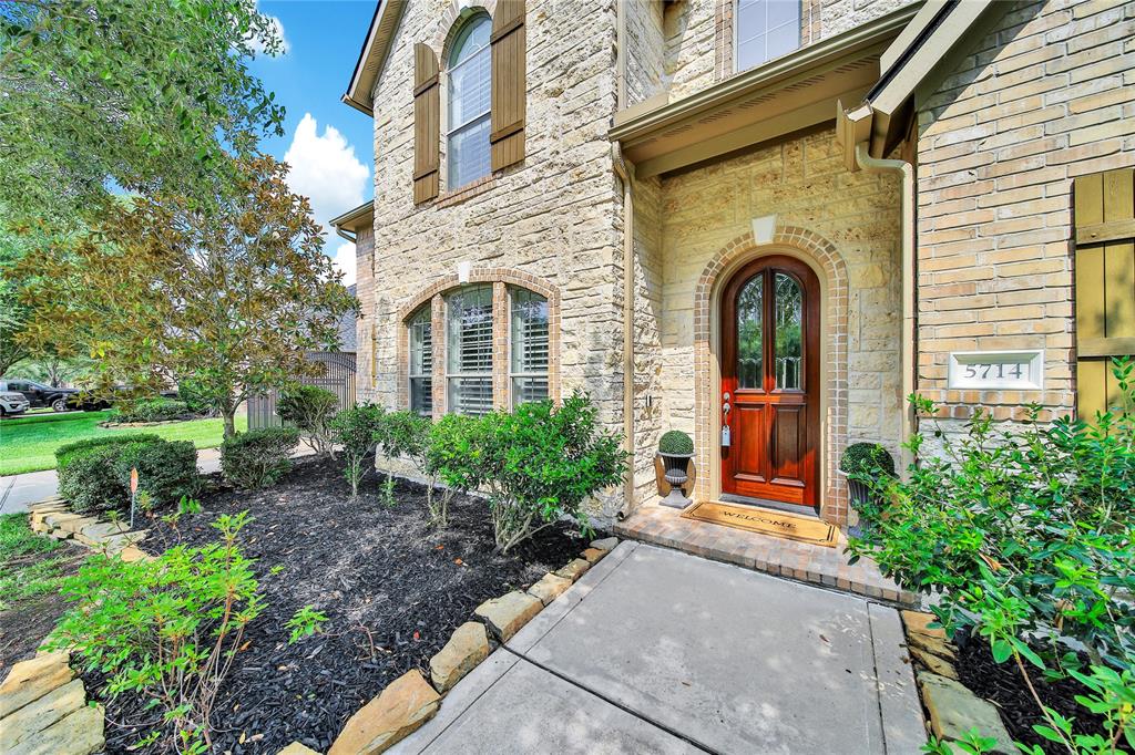 5714 Spring River Lane, Fulshear, Texas image 4