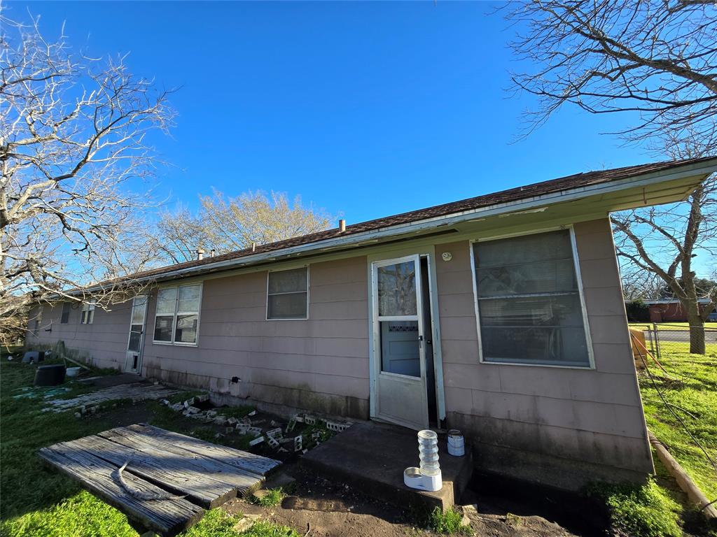406 W North Street, Weimar, Texas image 9
