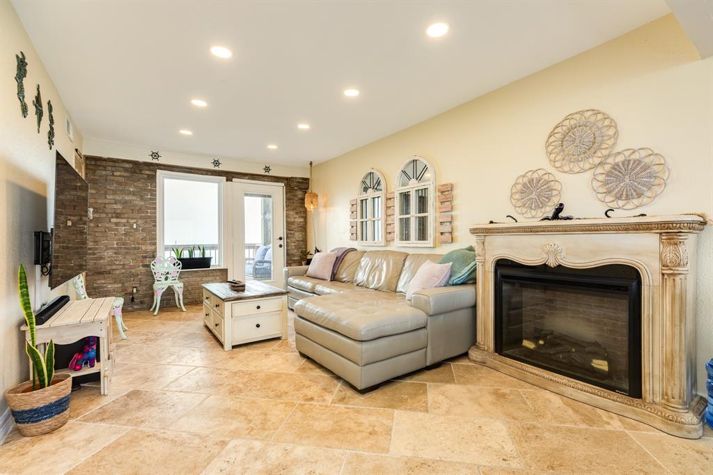 101 Pelican Place #3, Surfside Beach, Texas image 2