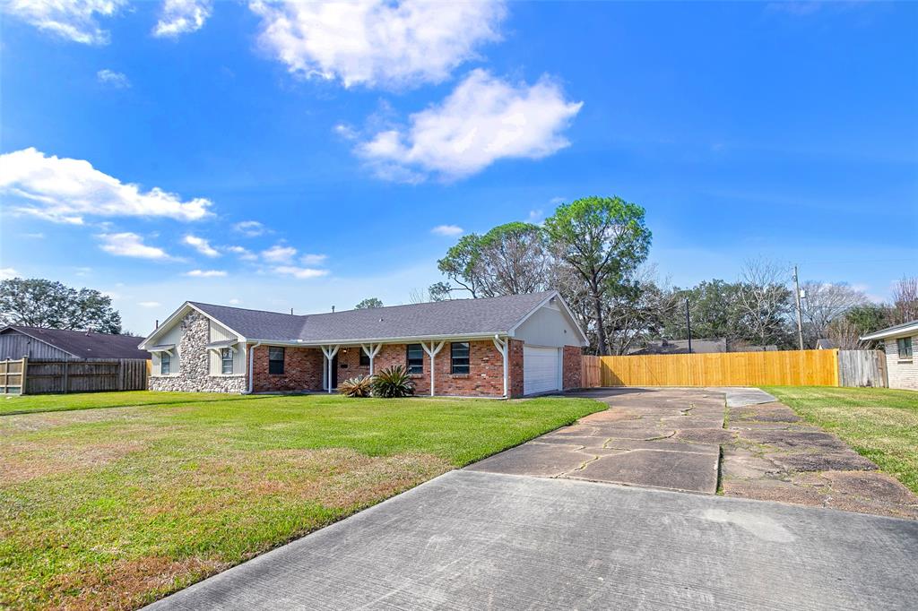 2412 Malon Street, Pearland, Texas image 36