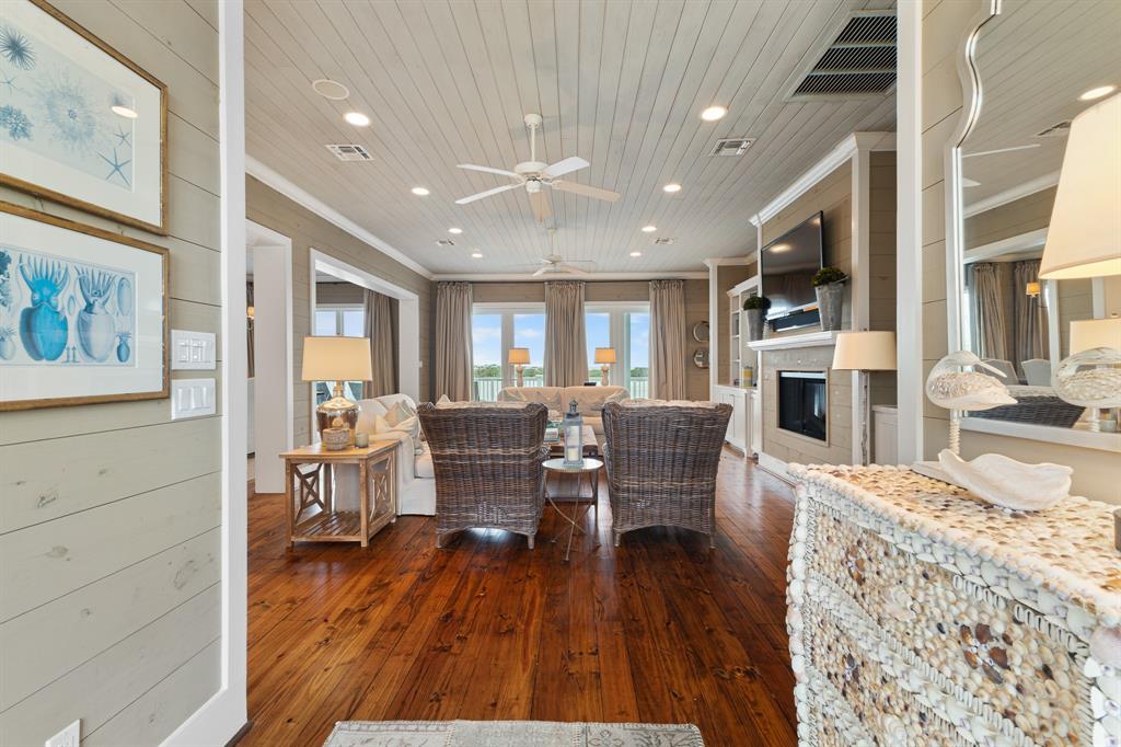 2910 11 Mile Road, Galveston, Texas image 2