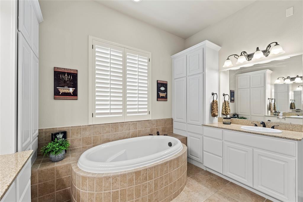 15019 Turquoise Mist Drive, Cypress, Texas image 15