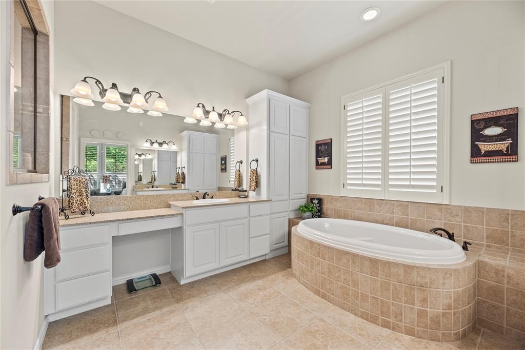 15019 Turquoise Mist Drive, Cypress, Texas image 14