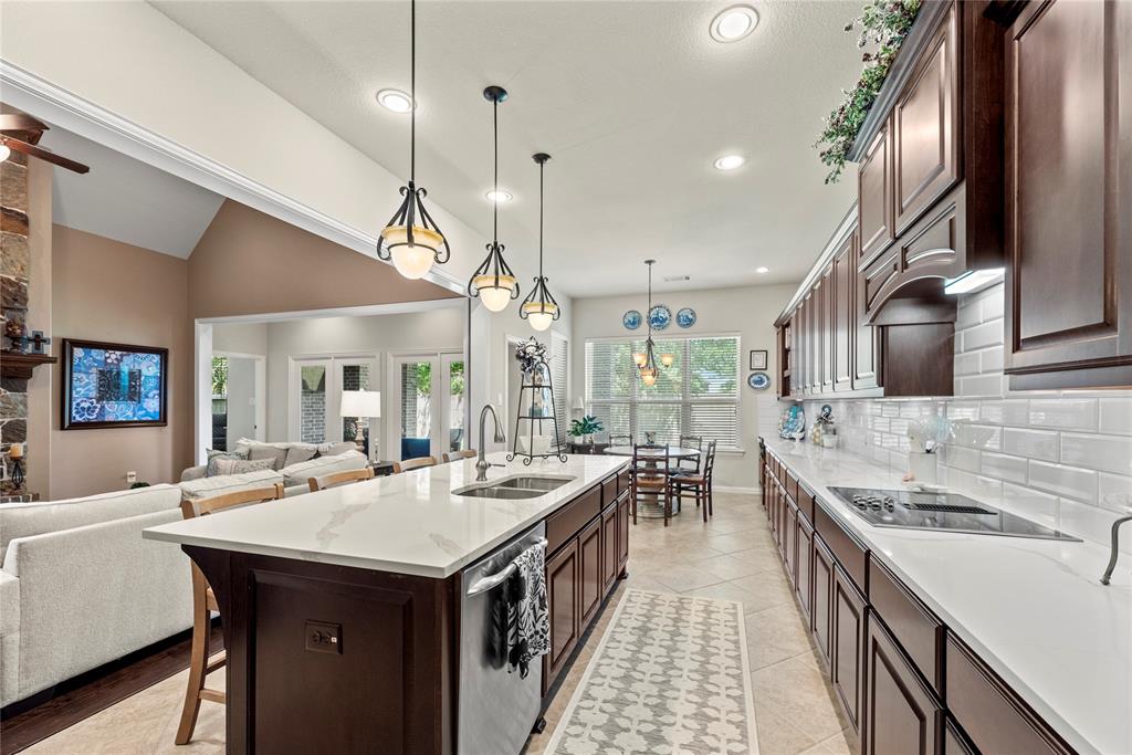 15019 Turquoise Mist Drive, Cypress, Texas image 9