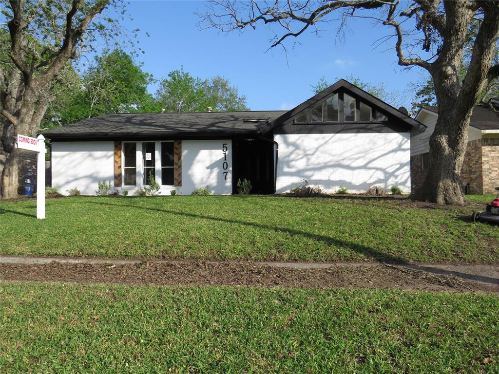 5107 Tashkent Drive, Friendswood, Texas image 2