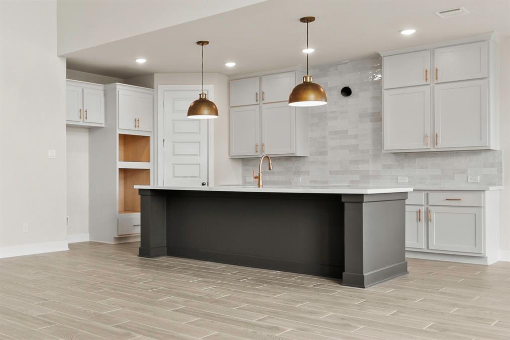 4927 Benton Woods Trail