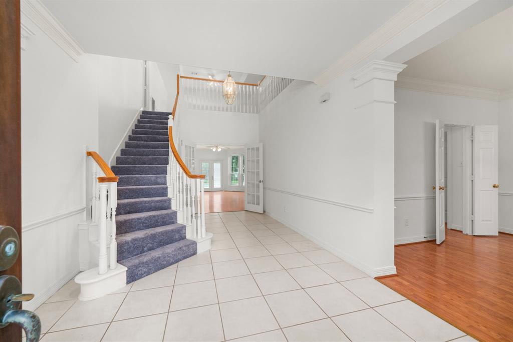 1922 Stormcroft Circle