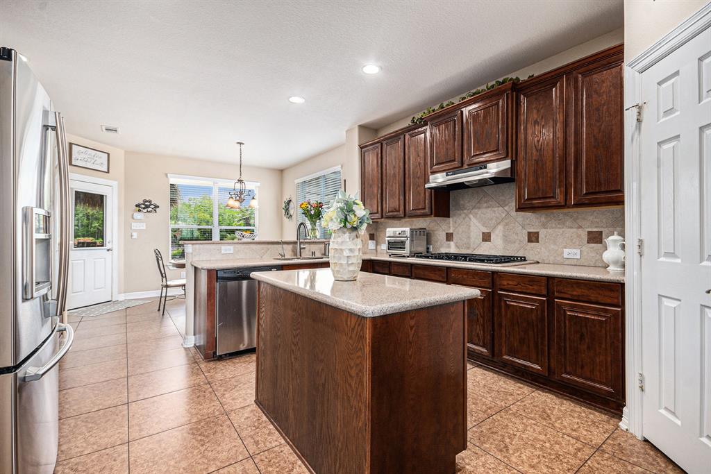 9011 Tumblewood Drive, Beach City, Texas image 22
