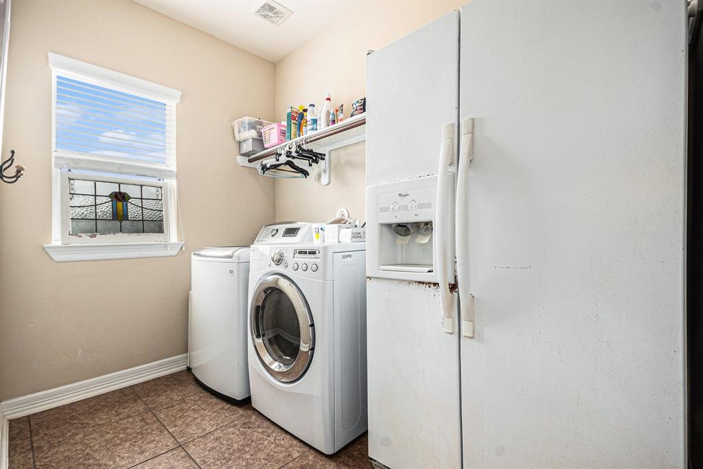 9011 Tumblewood Drive, Beach City, Texas image 30