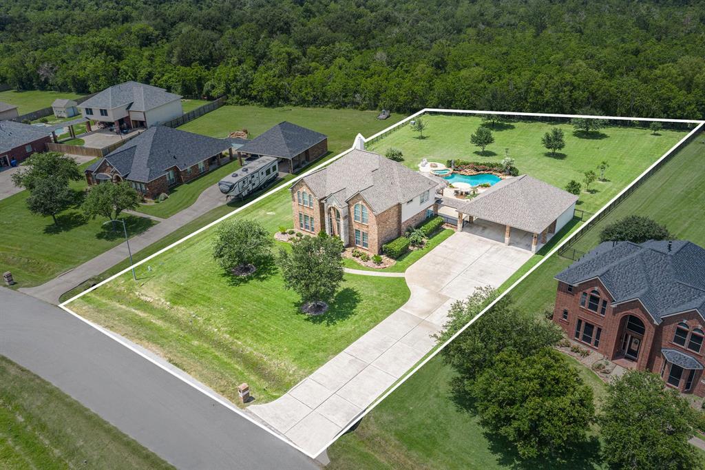 9011 Tumblewood Drive, Beach City, Texas image 2