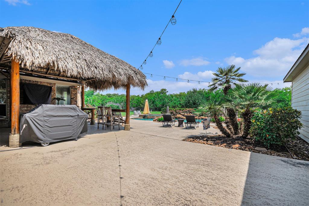 9011 Tumblewood Drive, Beach City, Texas image 6