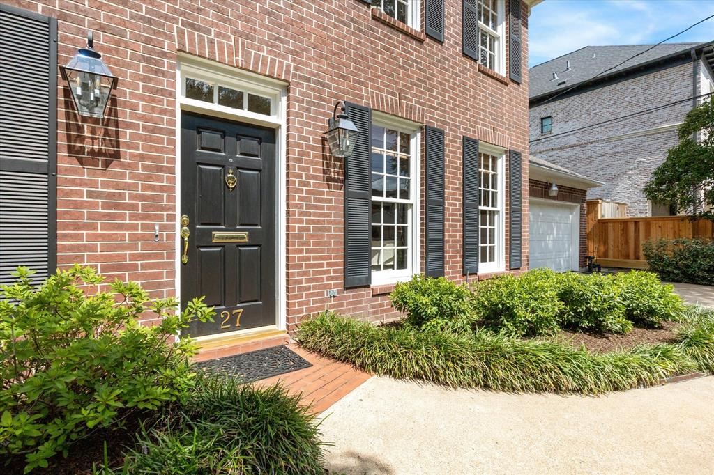 27 Hackberry Lane