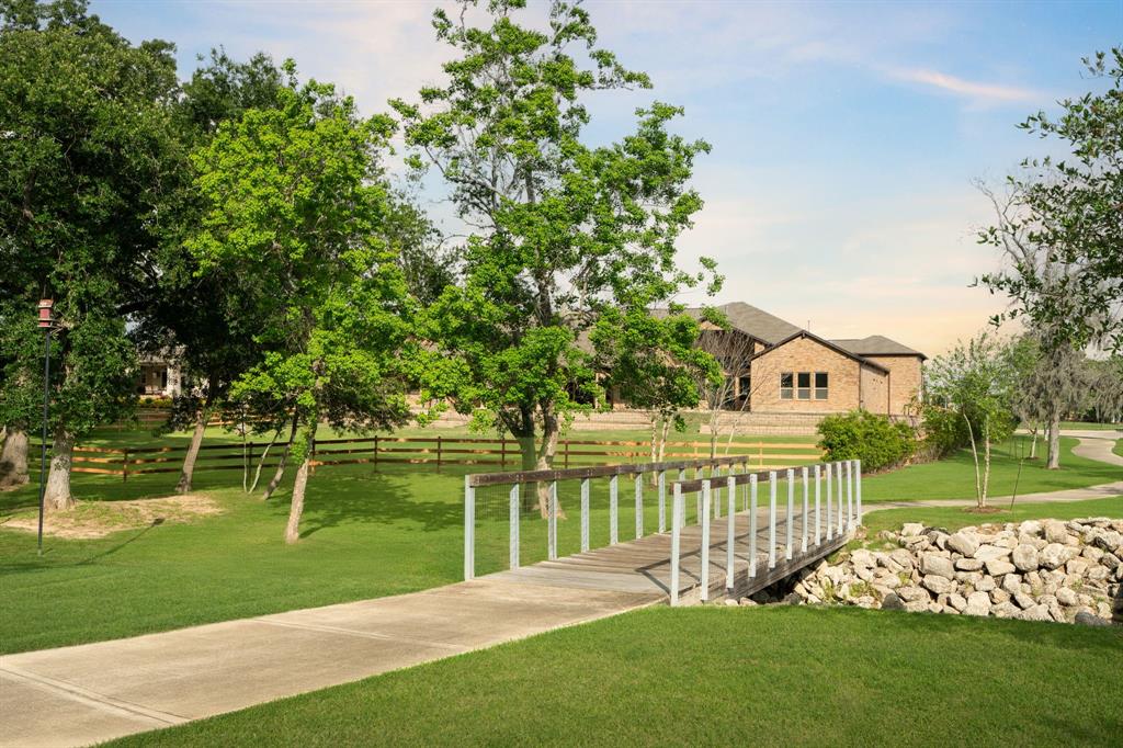 8503 Woods Hollow Trail, Fulshear, Texas image 46