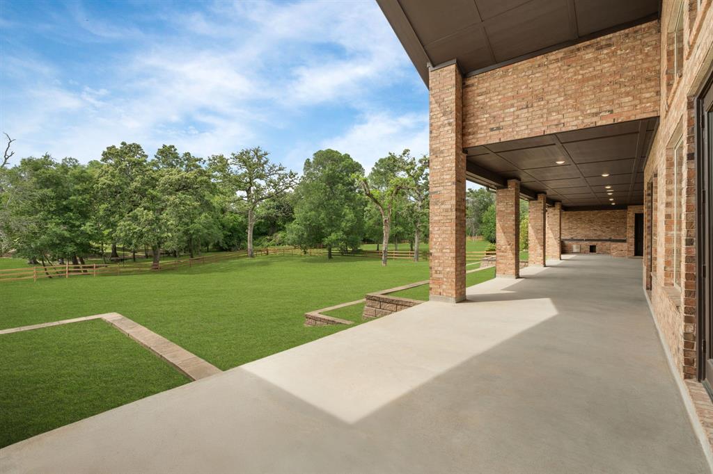 8503 Woods Hollow Trail, Fulshear, Texas image 37