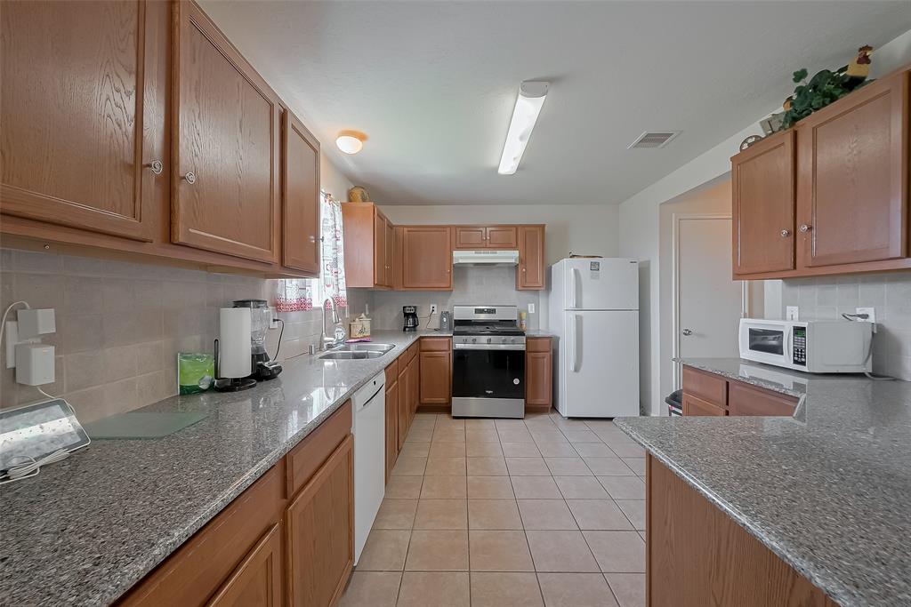 20603 Fair Castle Drive, Cypress, Texas image 14