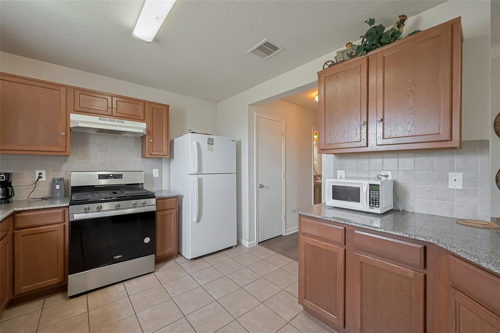 20603 Fair Castle Drive, Cypress, Texas image 16