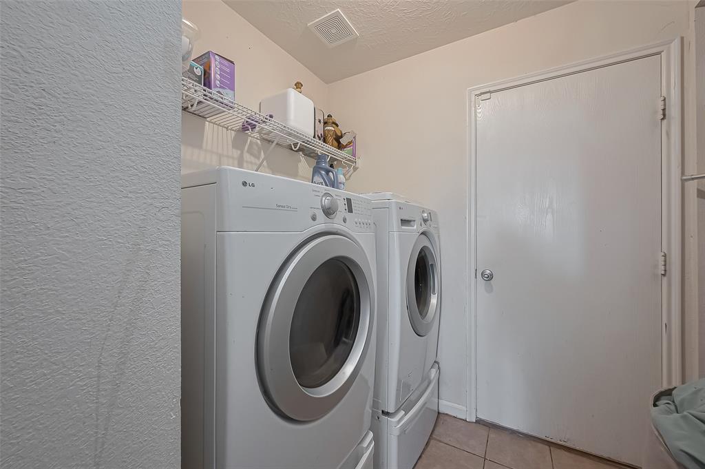 20603 Fair Castle Drive, Cypress, Texas image 23