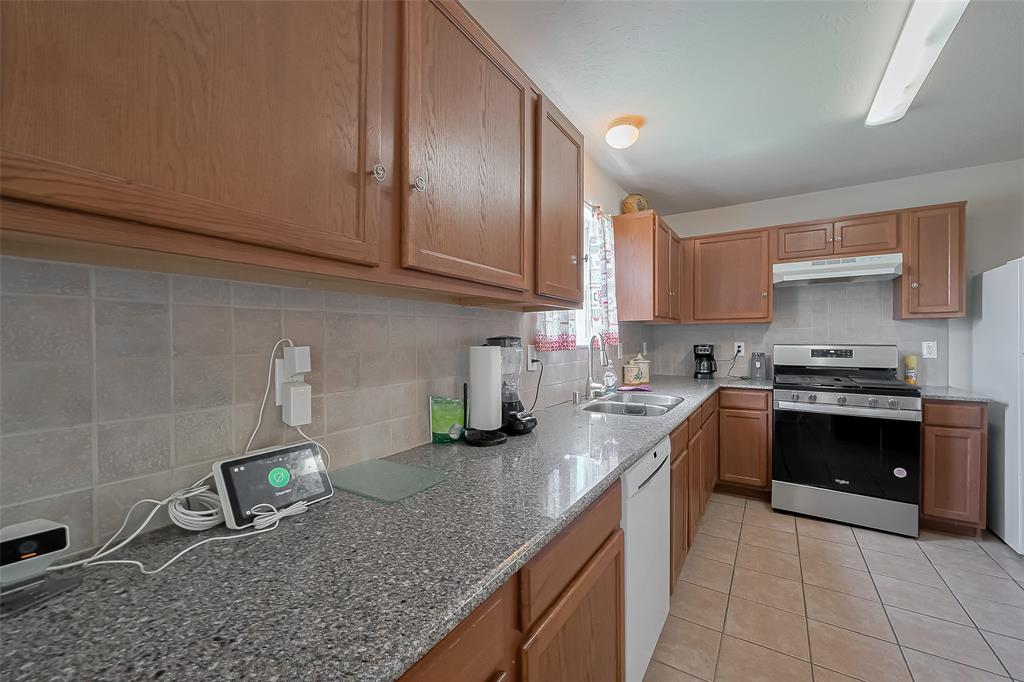 20603 Fair Castle Drive, Cypress, Texas image 13