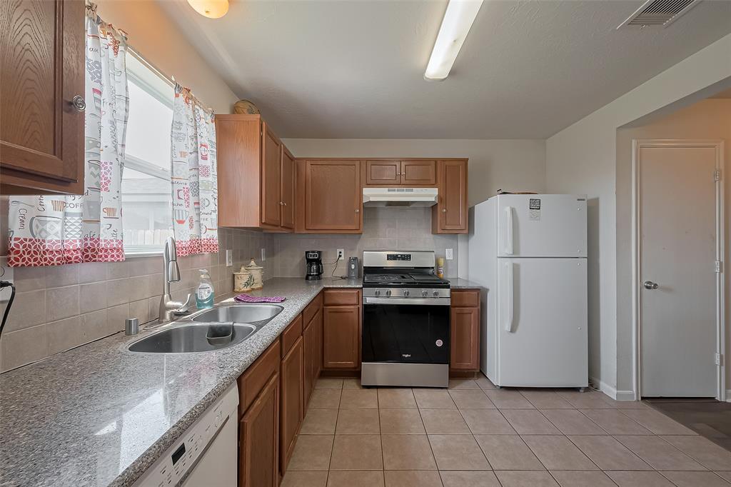 20603 Fair Castle Drive, Cypress, Texas image 15