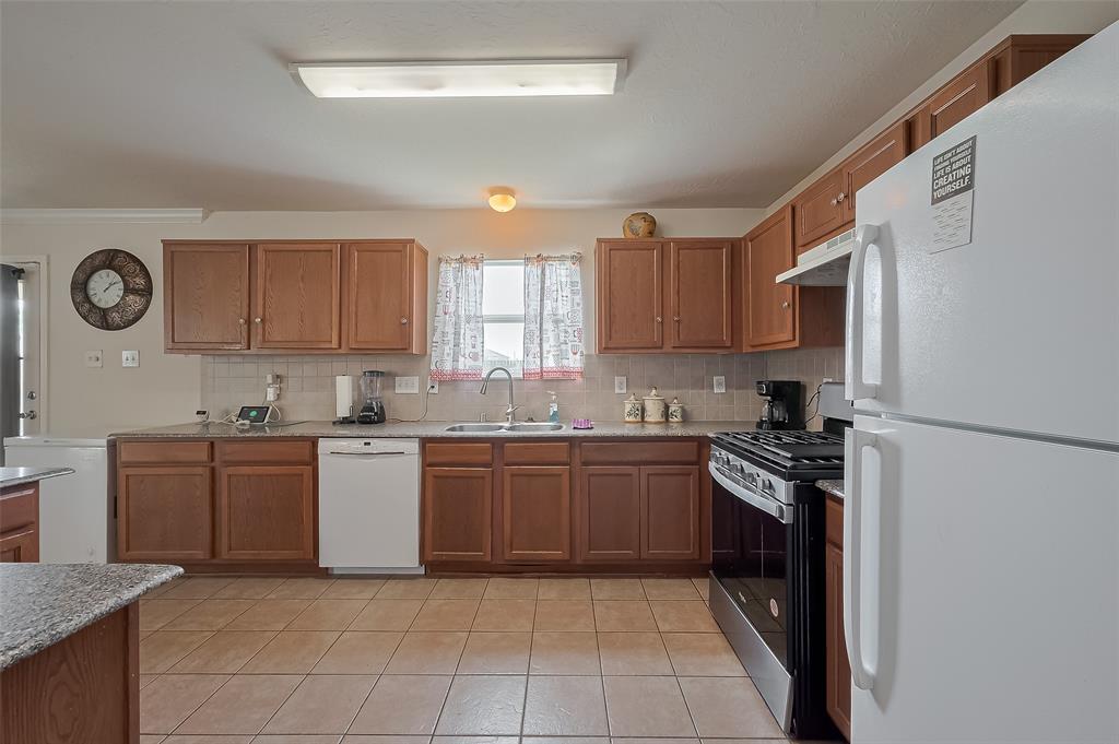 20603 Fair Castle Drive, Cypress, Texas image 22