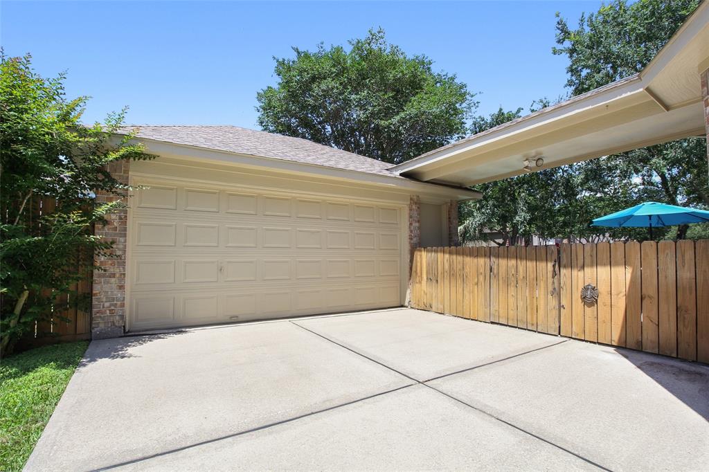 2201 Fairwater Park Drive, League City, Texas image 31