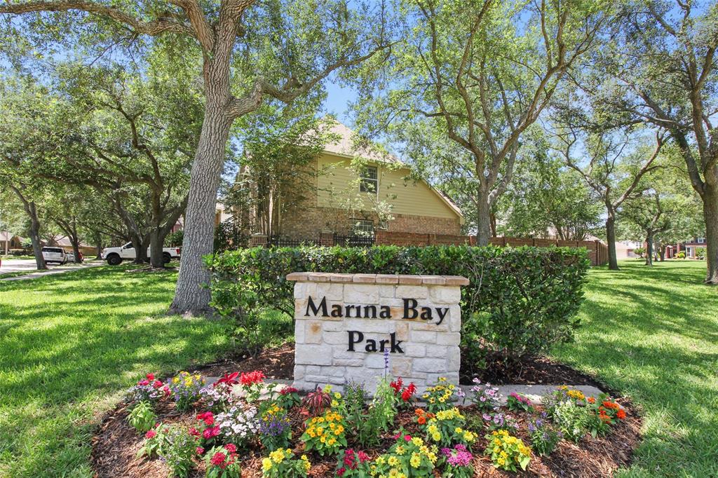 2201 Fairwater Park Drive, League City, Texas image 3