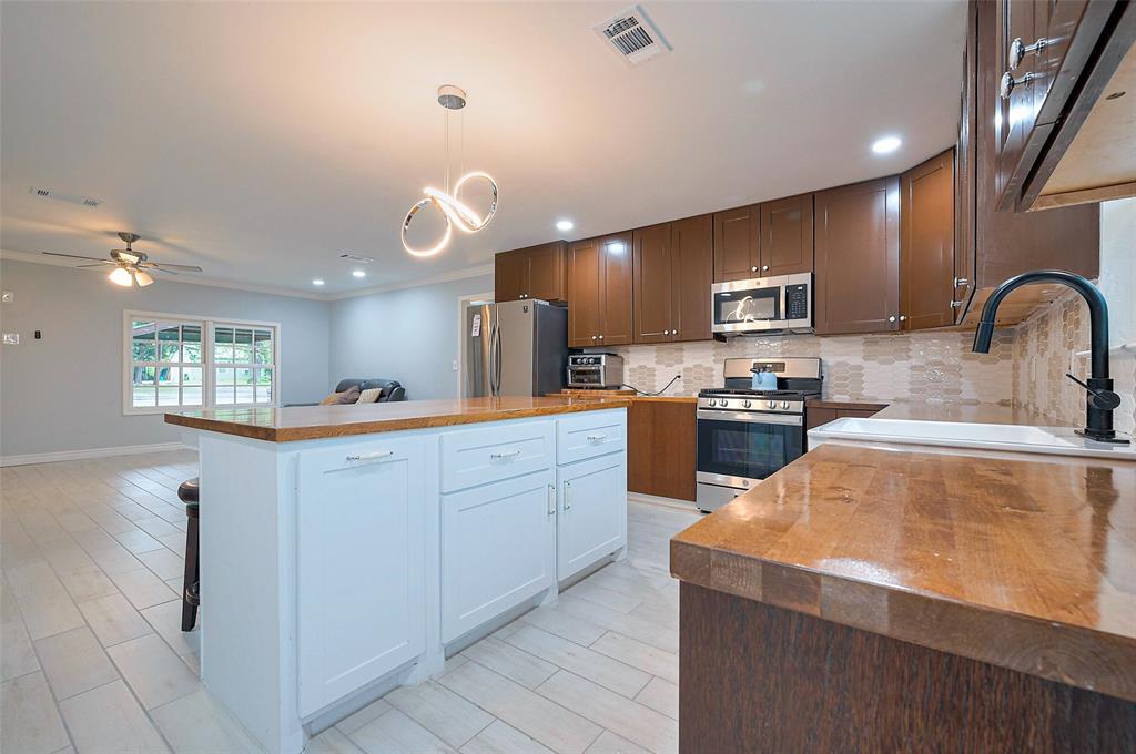 10919 Fm 1696 Road, Bedias, Texas image 16