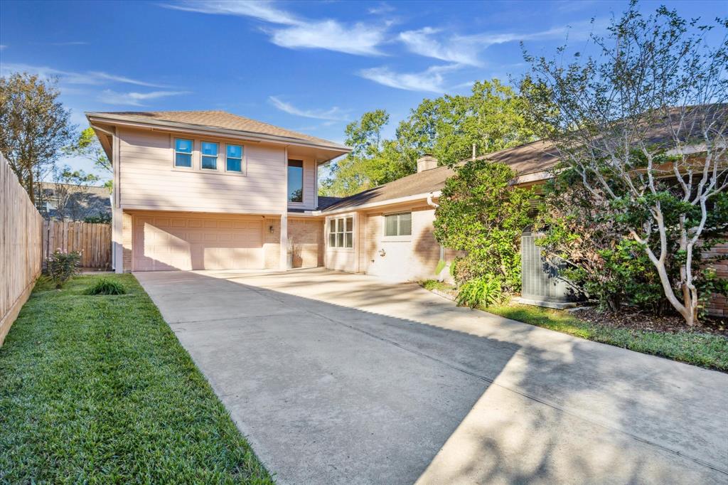 3107 Groveshire Court, Sugar Land, Texas image 3