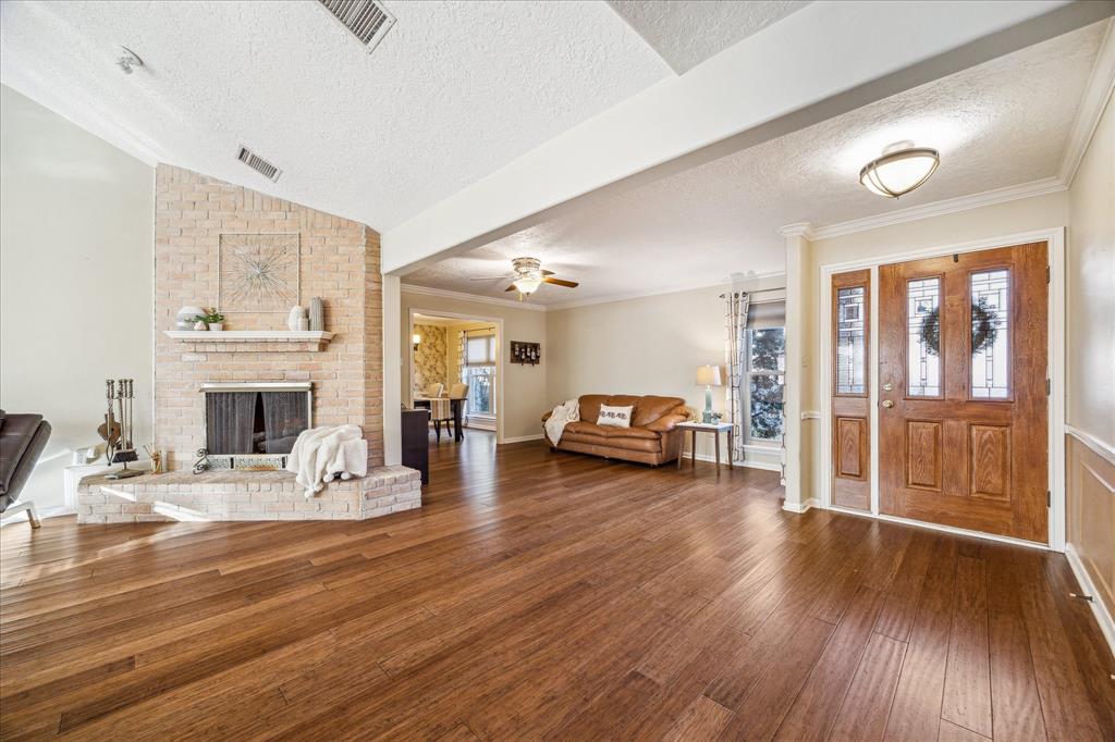 3107 Groveshire Court, Sugar Land, Texas image 6
