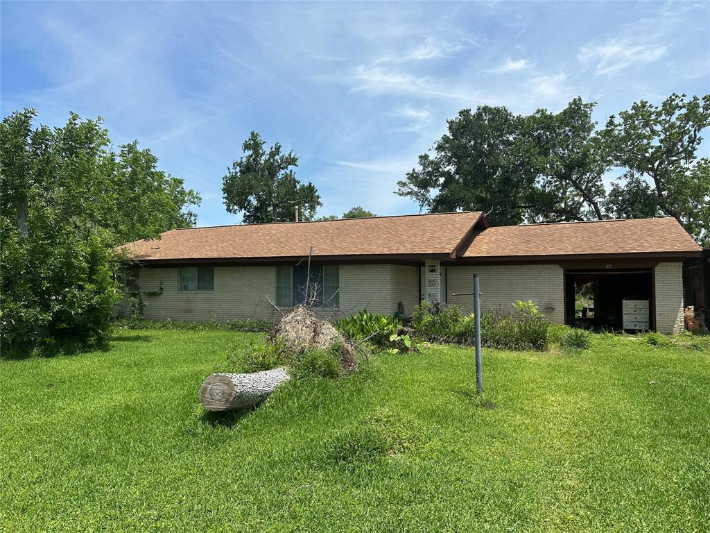 112 Raven Street, Clute, Texas image 2