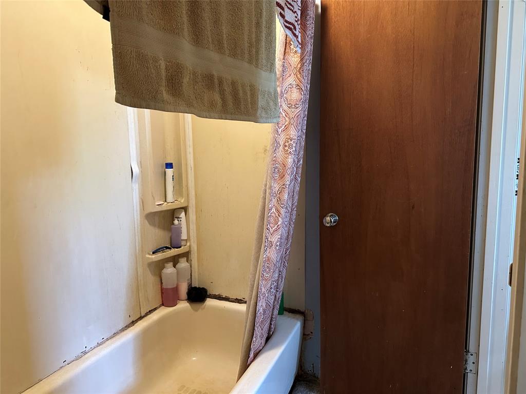 112 Raven Street, Clute, Texas image 11