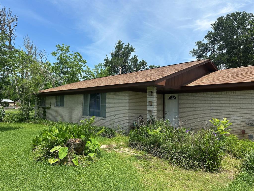 112 Raven Street, Clute, Texas image 1