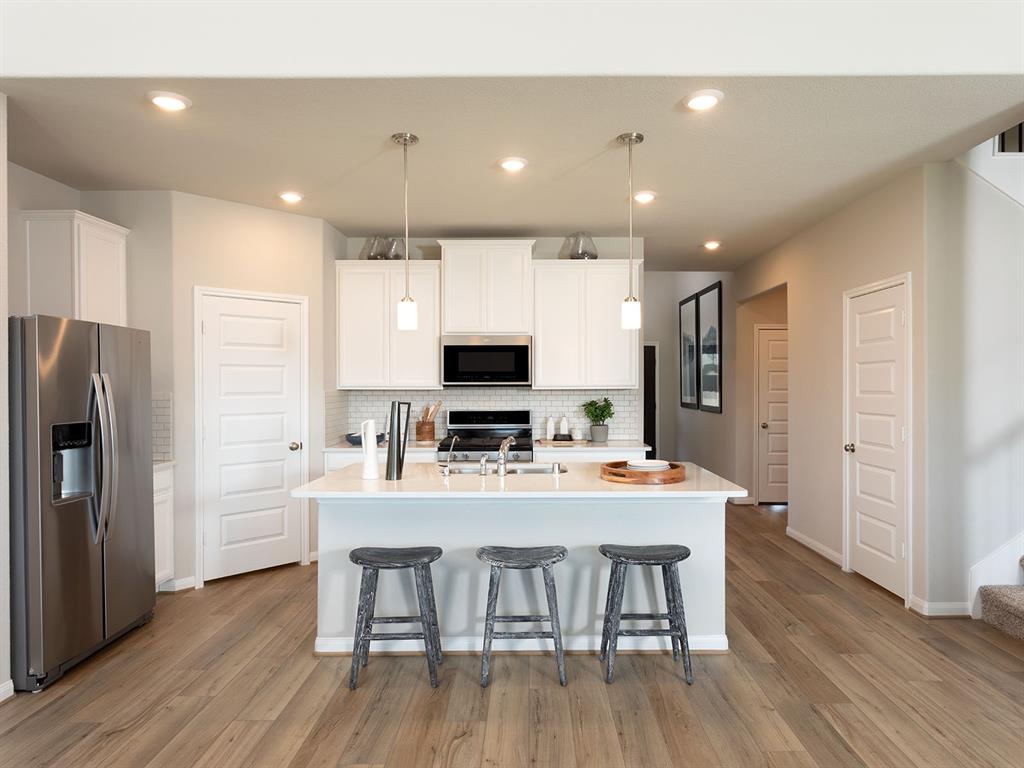 5108 Magnolia Spring Drive, Pearland, Texas image 2