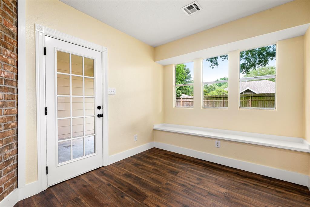 1408 Quail Hollow, Sealy, Texas image 12